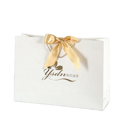 Shopping Colorful Paper Gift Bag Gold Logo Hot Foiled Stamping White Matt Paper Bag With Bow